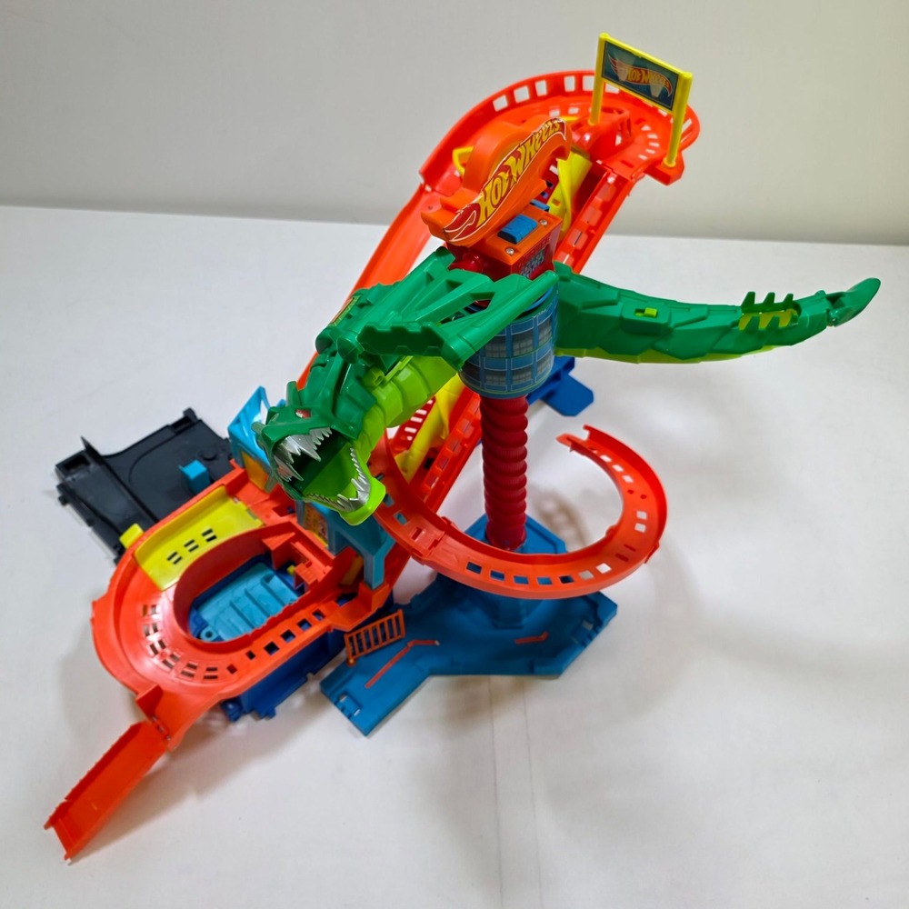 Hot Wheels City Dragon Drive Firefight Track Set Orange Green Dragon Attack Toy